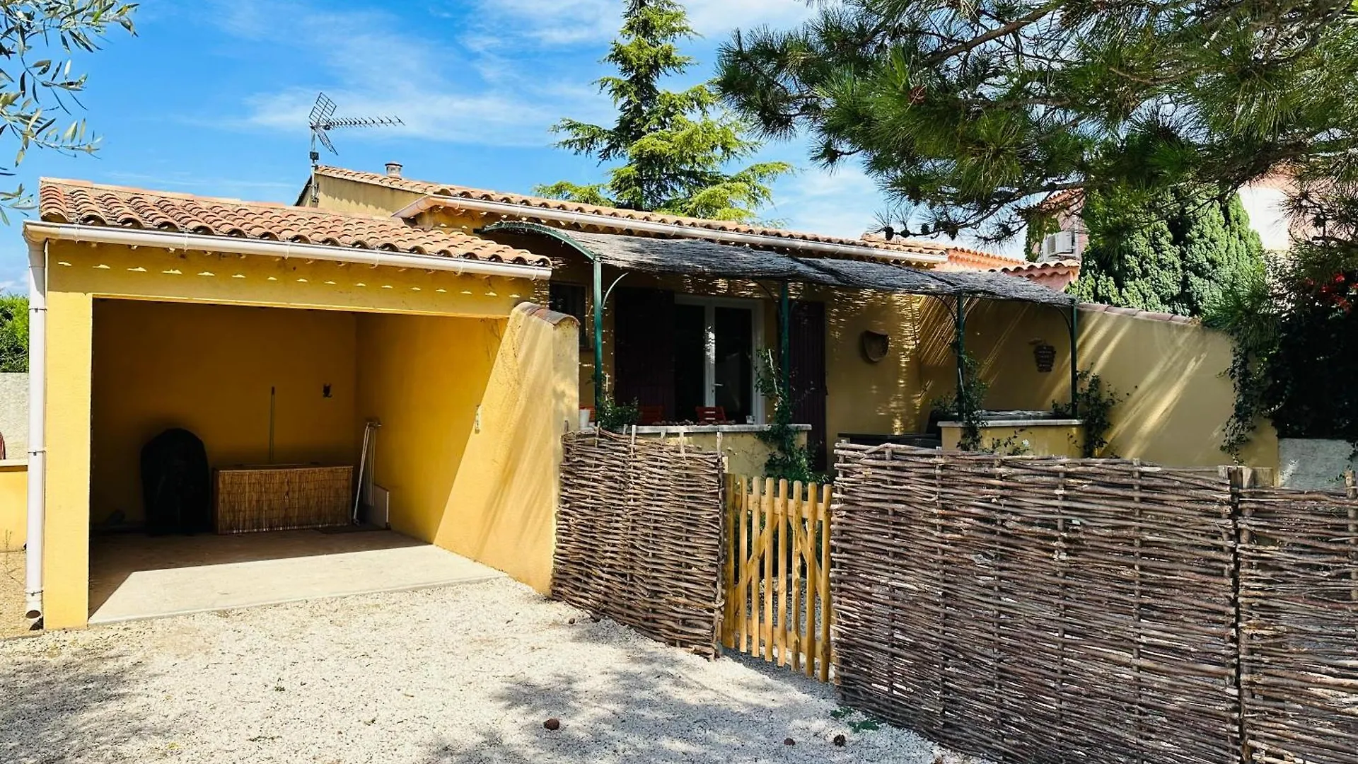 Hébergement de vacances La Pitchoune : Gite Aux Pieds Des Alpilles Mouries France
